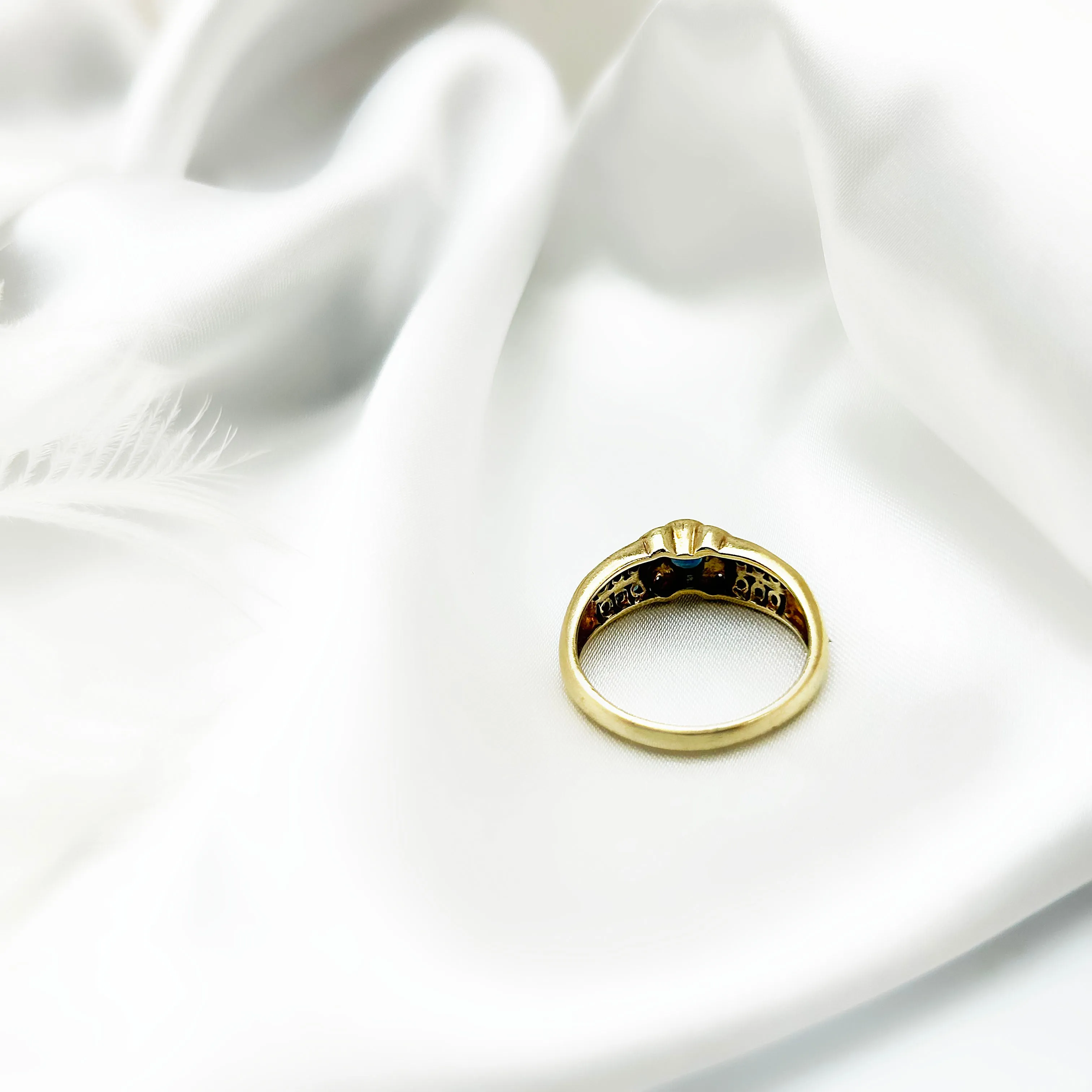 Vintage 9ct Gold & Sapphires   Diamonds