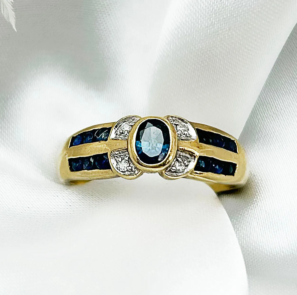 Vintage 9ct Gold & Sapphires   Diamonds
