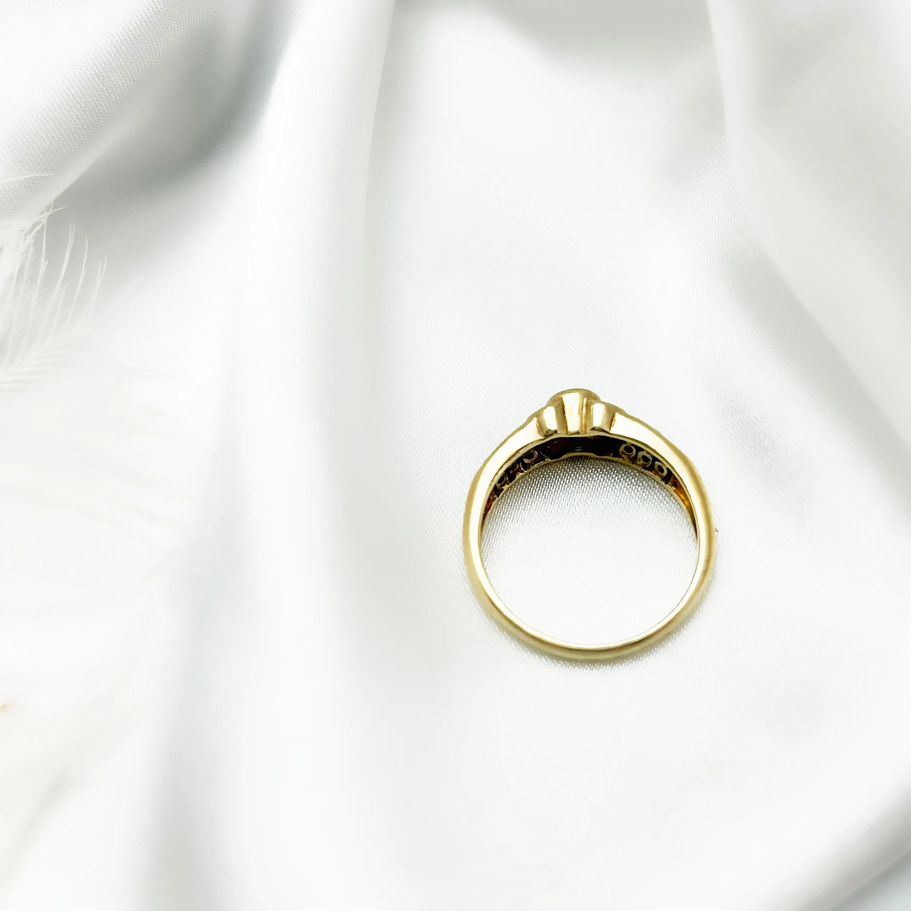 Vintage 9ct Gold & Sapphires   Diamonds